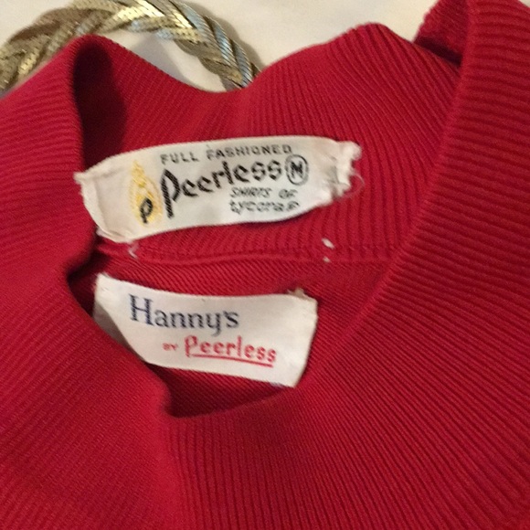 Hannys Peerless Red Lowrider Turtleneck Top - Picture 3 of 7